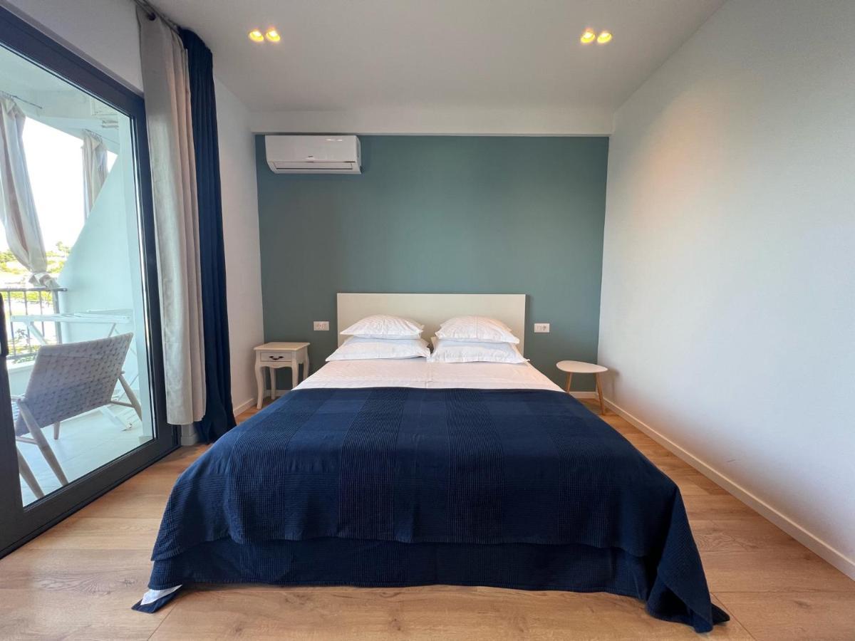 Beachfront Comfort Apartments Sinajko Podgora Εξωτερικό φωτογραφία
