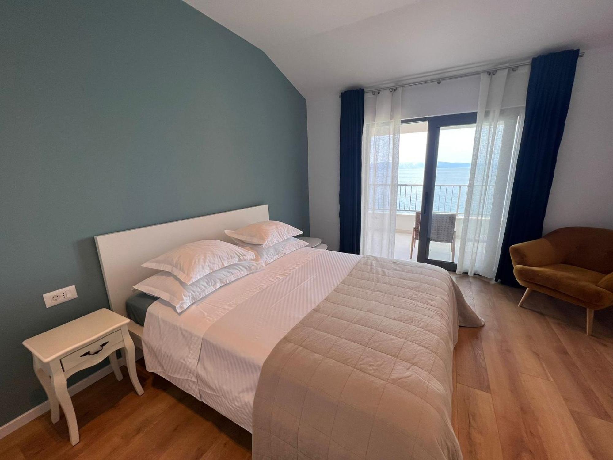 Beachfront Comfort Apartments Sinajko Podgora Εξωτερικό φωτογραφία