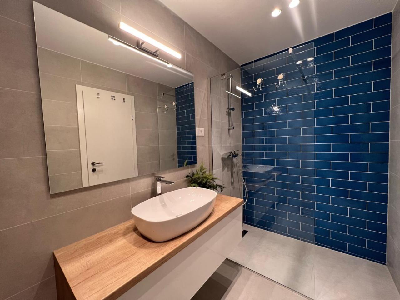 Beachfront Comfort Apartments Sinajko Podgora Εξωτερικό φωτογραφία